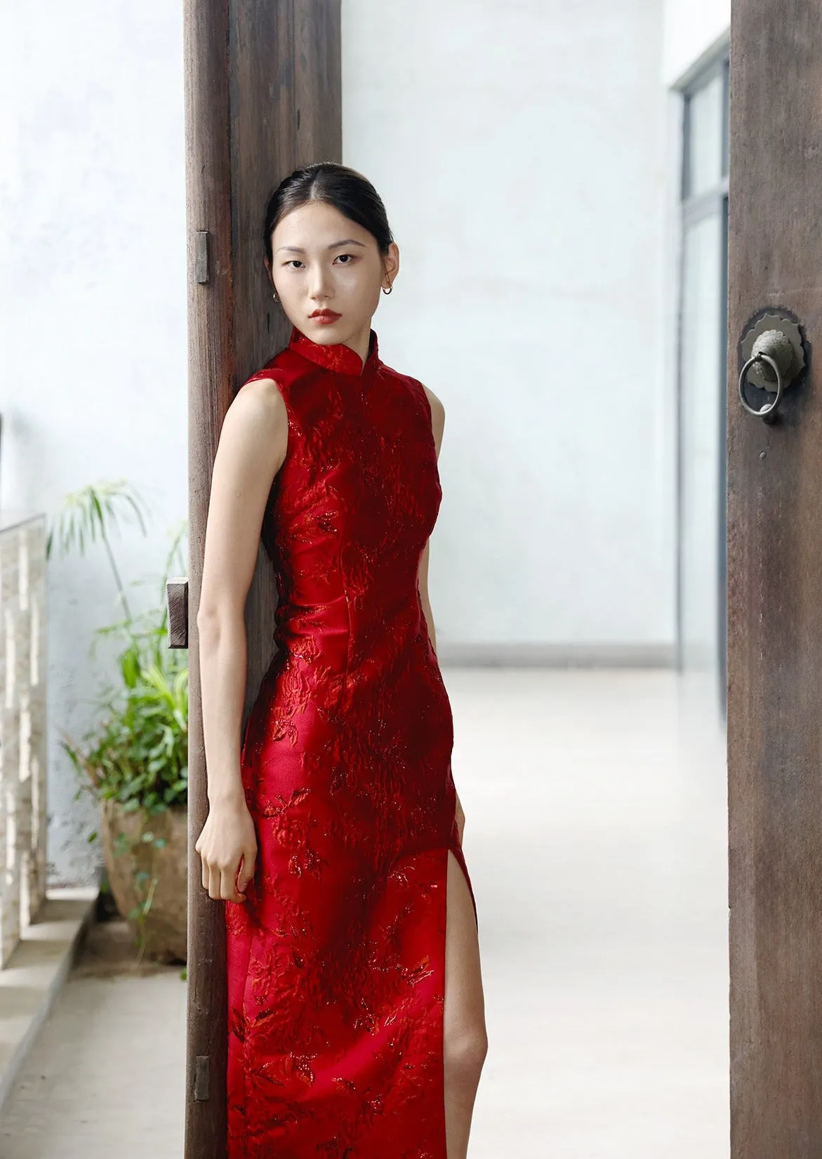 Canna Sleeveless Brocade Qipao - RTW