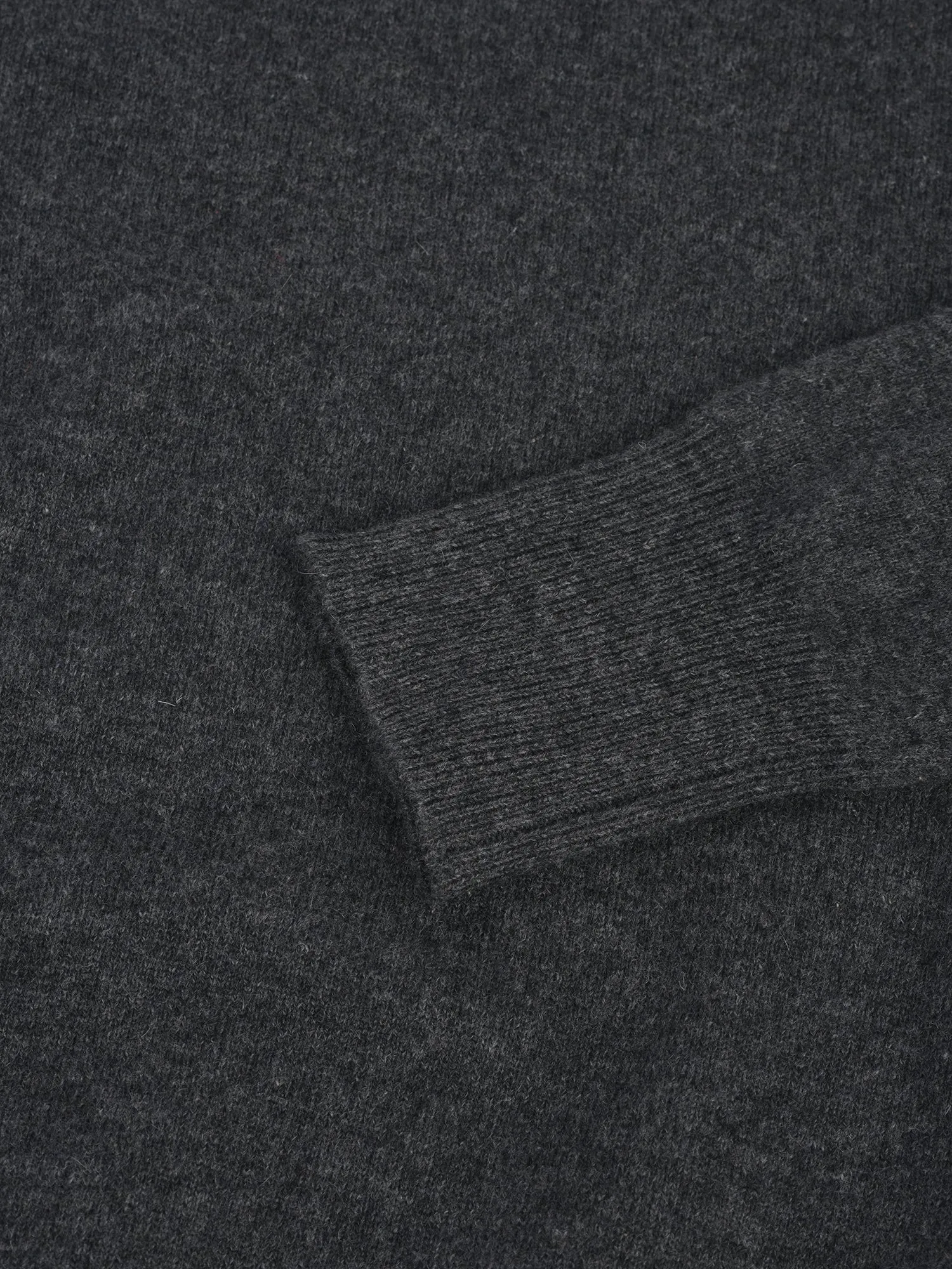 Classic Crew Neck Sweater_Graphite