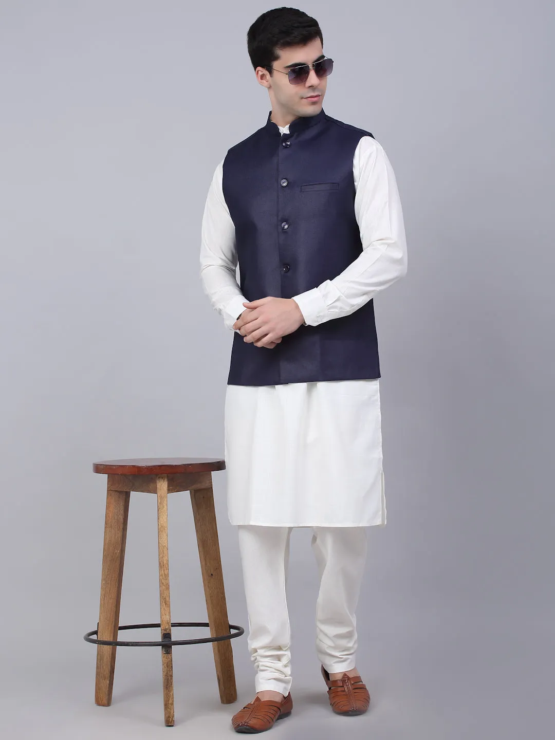 Men'S Solid Kurta Pyjama With Nehru Jacket