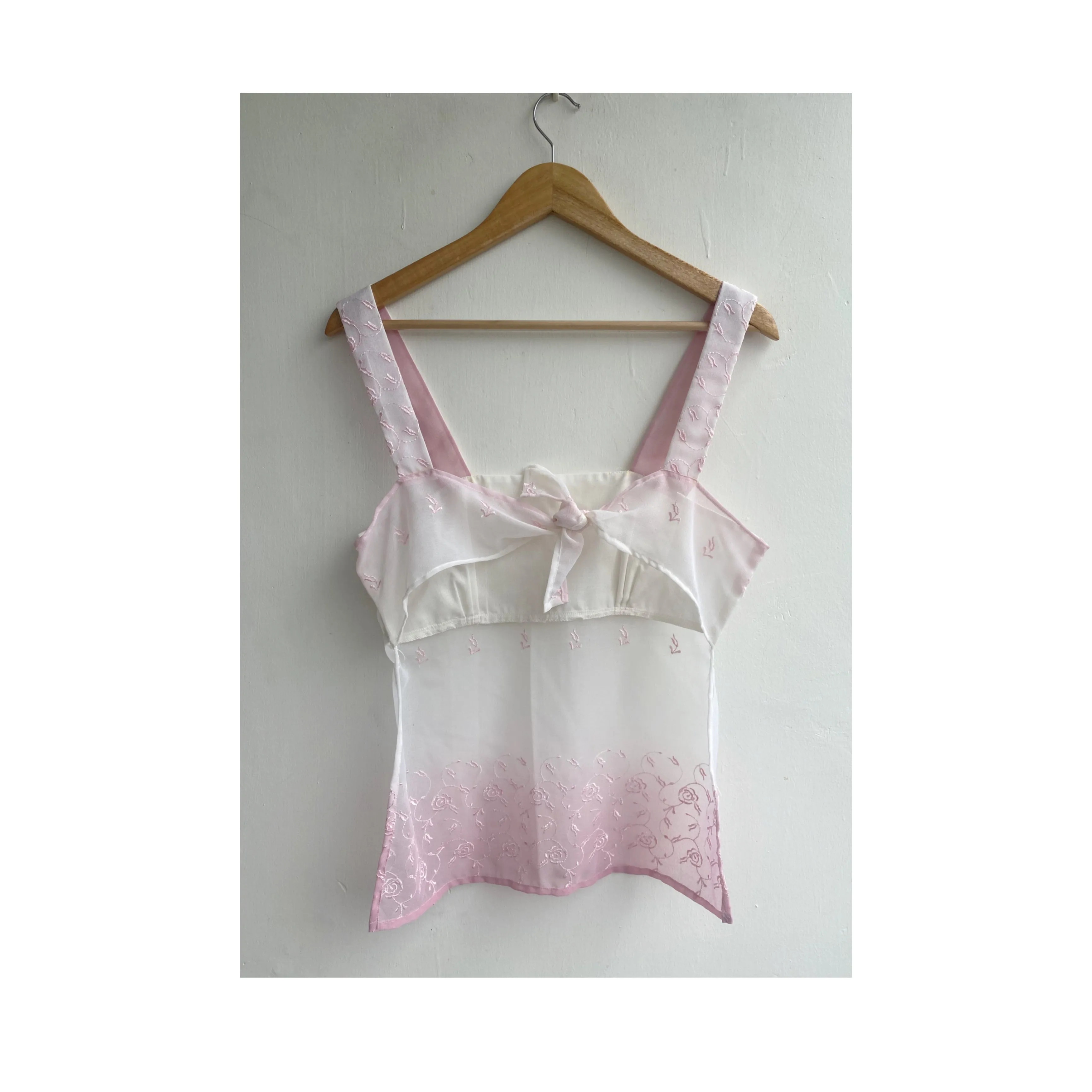 Rose embroidery back bow top